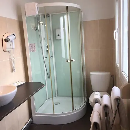 ホテル Restaurant Cousseau パランティ・アン・ボルヌ