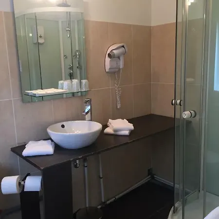 Restaurant Cousseau ホテル 2*